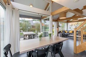 Modern Comfort, Close to the Beach
