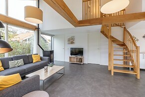 Modern Comfort, Close to the Beach