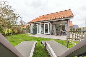 Modern Comfort, Close to the Beach