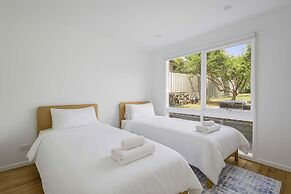 Peaceful 2-bed Apartment in Coastal Mccrae