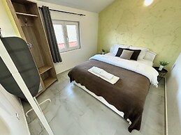 Zaliv Apartments