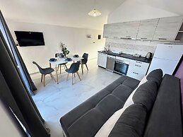 Zaliv Apartments
