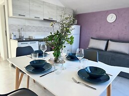 Zaliv Apartments