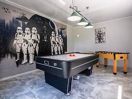 Luxurious Holiday Home With Swimming Pool