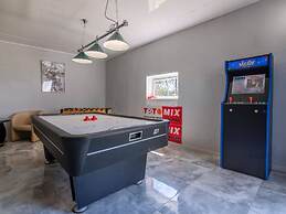 Luxurious Holiday Home With Swimming Pool