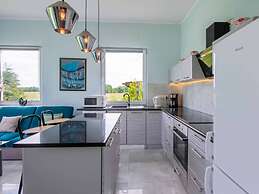 Luxurious Holiday Home With Swimming Pool