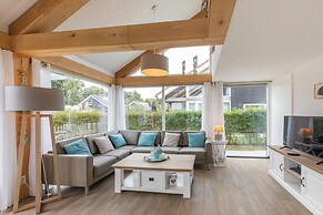 Beachside Modern Holiday Home for 6