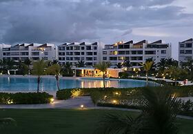 Oasis Turquesa Punta Cana Crystal Lagoon