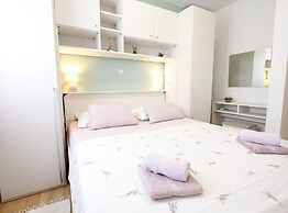 Holiday Home Mirta