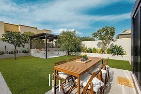 LUX The Serene Springs Villa