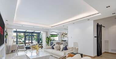 LUX The Serene Springs Villa