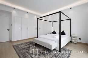 LUX The Serene Springs Villa
