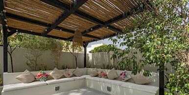 LUX The Serene Springs Villa