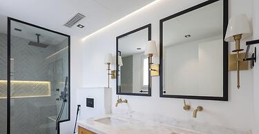 LUX The Serene Springs Villa
