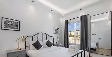 LUX The Serene Springs Villa
