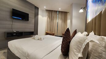 Hotel Silky Palace