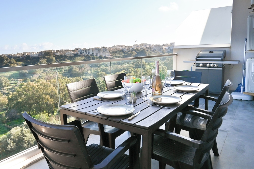 Ramla Bay View + shared pool Gozo