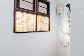 Poolside 3BR for Relaxed Stays V278