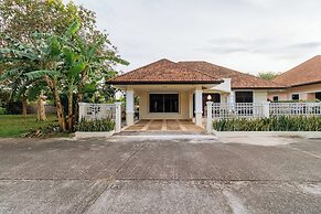 Poolside 3BR for Relaxed Stays V278