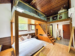 White Magpie Mountain Residence