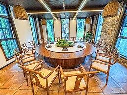 White Magpie Mountain Residence