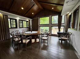 White Magpie Mountain Residence