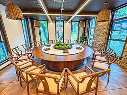 White Magpie Mountain Residence