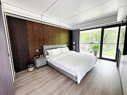 White Magpie Mountain Residence