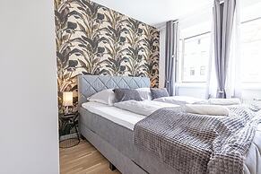 1BR 1LR 9 Min Center King Bed Metro