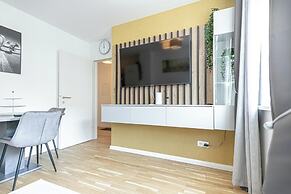 1BR 1LR 9 Min Center King Bed Metro