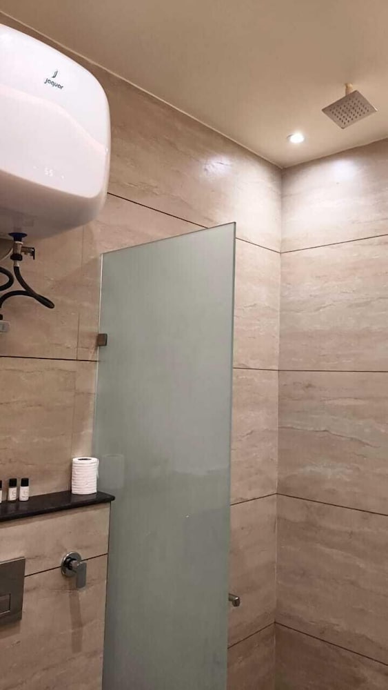 Hotel Grace Suites