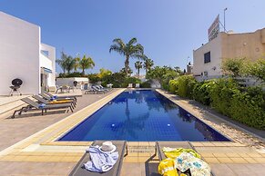 Pantaros Luxury Villas with pool