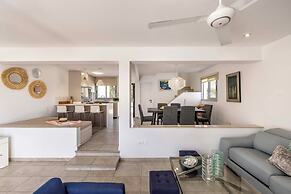 Pantaros Luxury Villas with pool