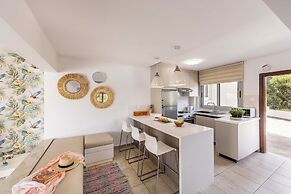 Pantaros Luxury Villas with pool