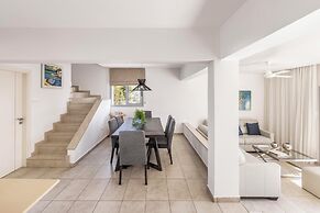 Pantaros Luxury Villas with pool