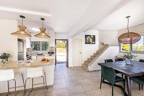 Pantaros Luxury Villas with pool