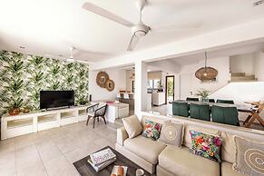 Pantaros Luxury Villas with pool