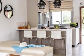 Pantaros Luxury Villas with pool
