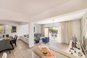 Pantaros Luxury Villas with pool