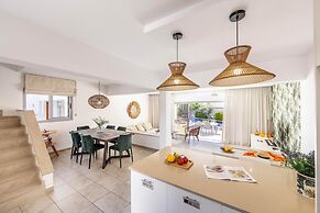 Pantaros Luxury Villas with pool