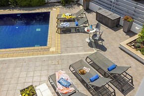Pantaros Luxury Villas with pool