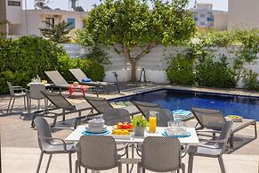Pantaros Luxury Villas with pool