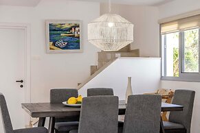 Pantaros Luxury Villas with pool