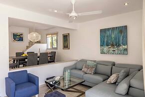 Pantaros Luxury Villas with pool