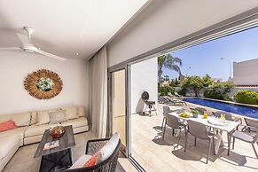 Pantaros Luxury Villas with pool