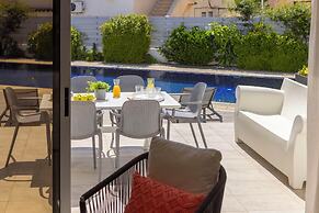 Pantaros Luxury Villas with pool