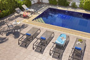 Pantaros Luxury Villas with pool