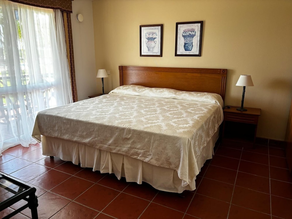 Los Naranjos Hotel