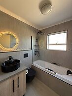 Villa Italia 836 by Ctha