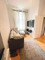 2 Bed Flat - Sleeps 4 - Parking - Wifi